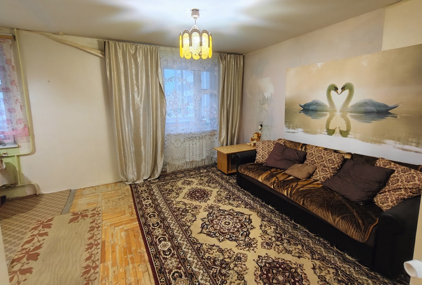 Предлагаем 3-комнатную квартиру на Древлянке площадью 65,7 кв.м на 5-м этаже 9-этажного панельного дома. Состояние - старая отделка. Цена учитывает необходимость ремонта. Ваш шанс создать идеальное жилье с нуля без переплаты за чужой устаревший ремонт.

Выгода для вас:
- Экономия: Вы не переплачивае