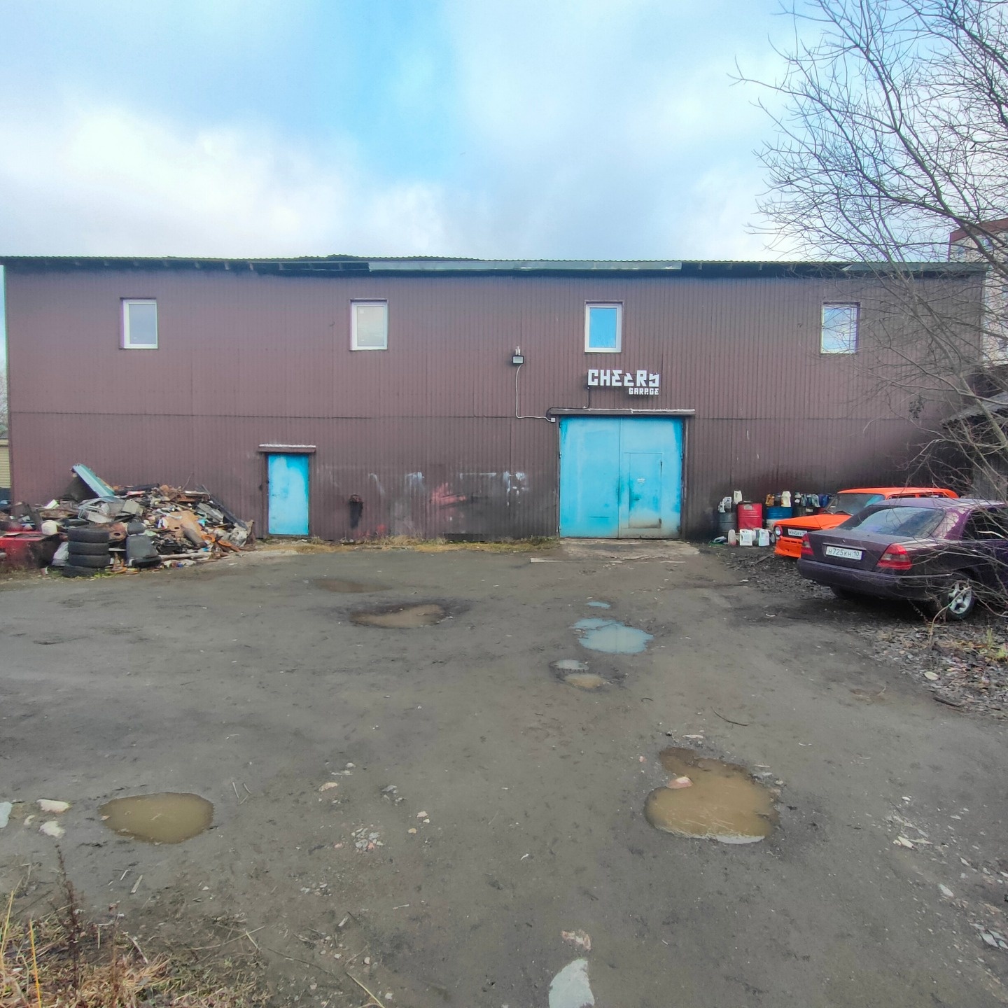 Предлагаем здание свободного назначения и земельный участок на ул. Лизы Чайкиной.

Ключевые преимущества:
- Земельный участок 578 кв.м. в собственности. Земли населённых пунктов, разрешённое использование - для производственной деятельности. Кадастровый номер 10:01:0130154:659.
- Готовый бизнес: на 